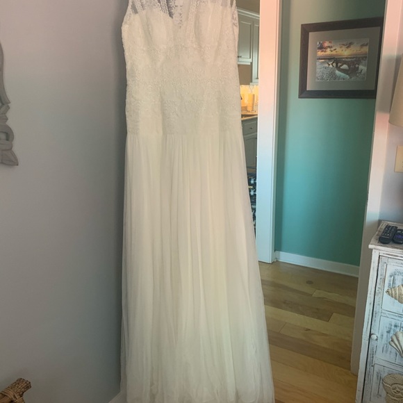 Wedding dress - Picture 3 of 14